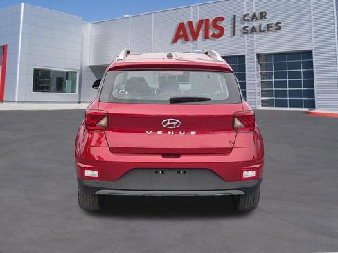 Used 2025 Hyundai Venue SEL FWD image 7