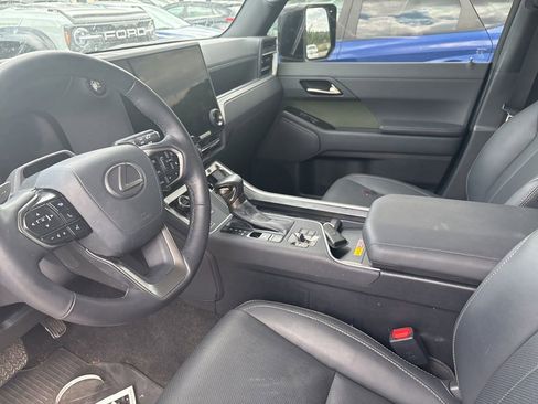 Used 2024 Lexus GX 550 AWD/4WD image 13