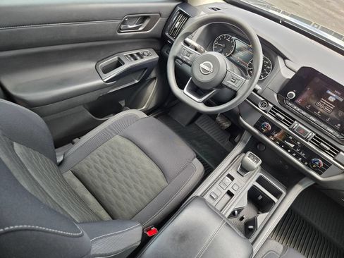 Used 2023 Nissan Pathfinder S FWD image 19