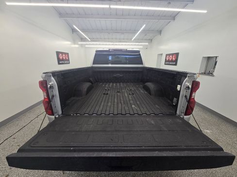 Used 2022 Chevrolet Silverado 2500 W/T w/ Gooseneck/5TH Wheel Package image 6