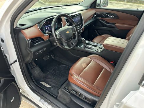 Used 2020 Chevrolet Traverse High Country image 11