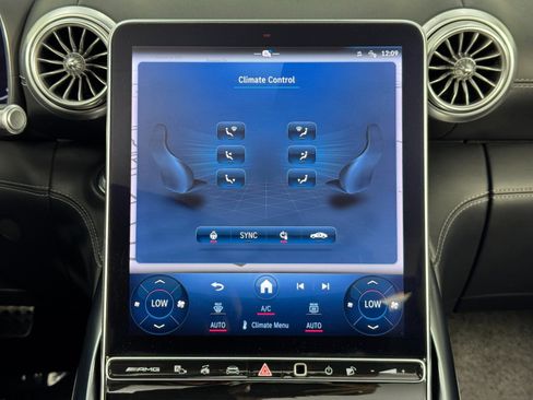 Used 2022 Mercedes-Benz SL 55 AMG AMG SL 55 w/ Driver Assist Pac image 32