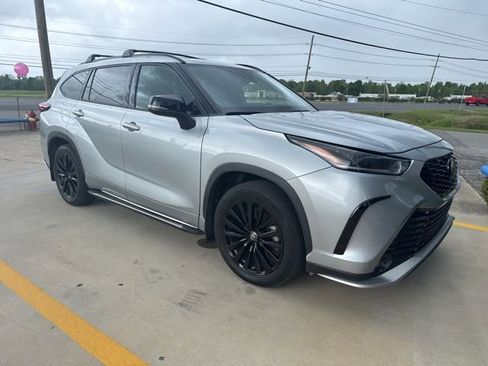 Used 2023 Toyota Highlander XSE image 5