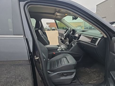 Used 2019 Volkswagen Atlas SEL Premium AWD/4WD image 16