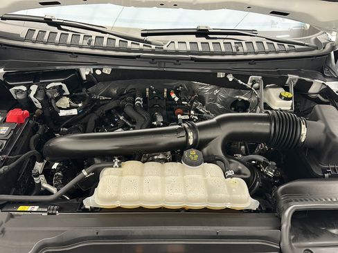 Used 2025 Ford Expedition Active AWD/4WD image 25