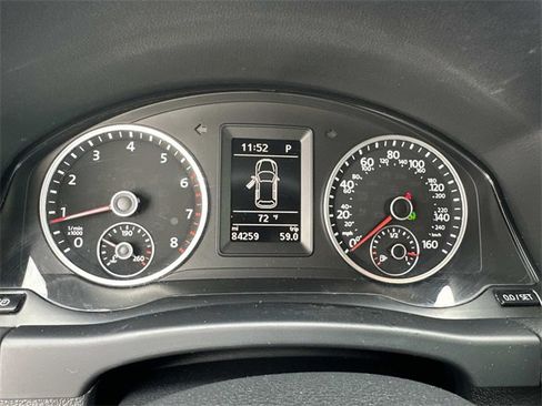 Used 2017 Volkswagen Tiguan Limited w/ Premium Package image 26