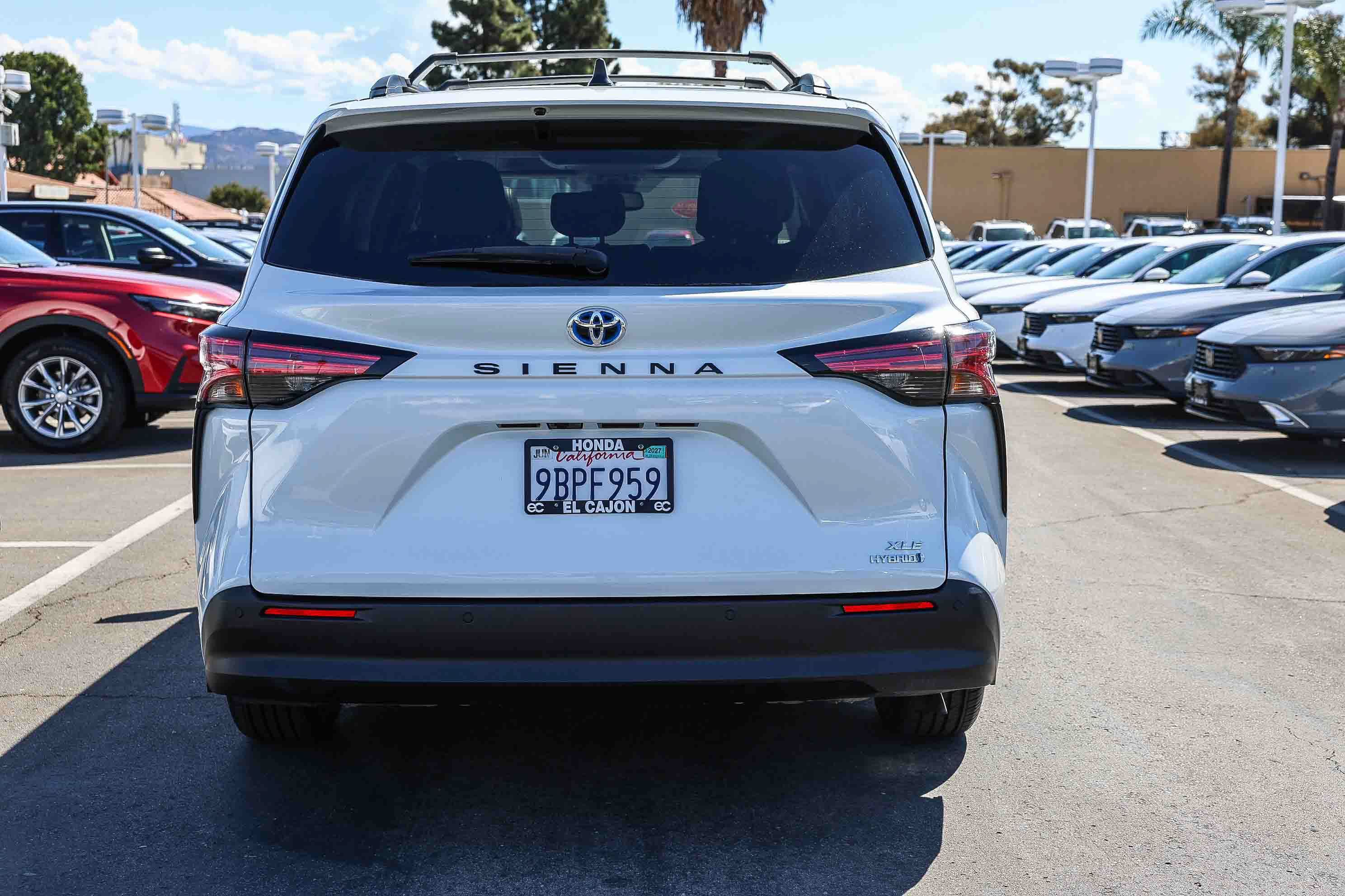 Used 2022 Toyota Sienna XLE w/ XLE Plus Package FWD image 27