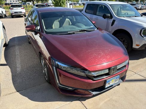 Used 2018 Honda Clarity Plug-In Hybrid image 5