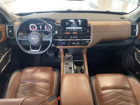 Certified 2022 Nissan Pathfinder Platinum w/ Cargo Package FWD image 12