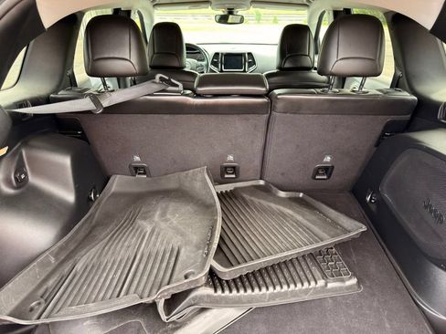 Used 2020 Jeep Cherokee Limited AWD/4WD image 32