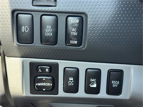 Used 2011 Toyota Tacoma 4x4 Double Cab w/ TRD Off-Road Pkg image 25