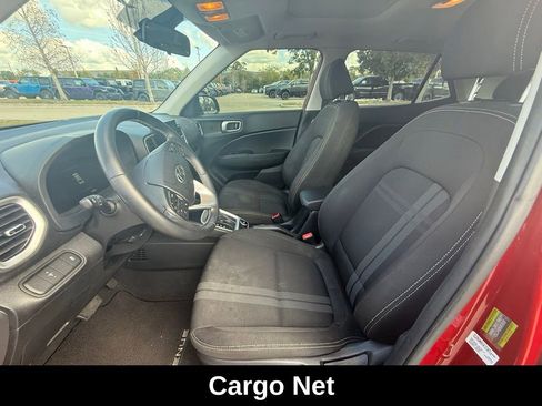 Used 2023 Hyundai Venue SEL w/ Cargo Package image 10