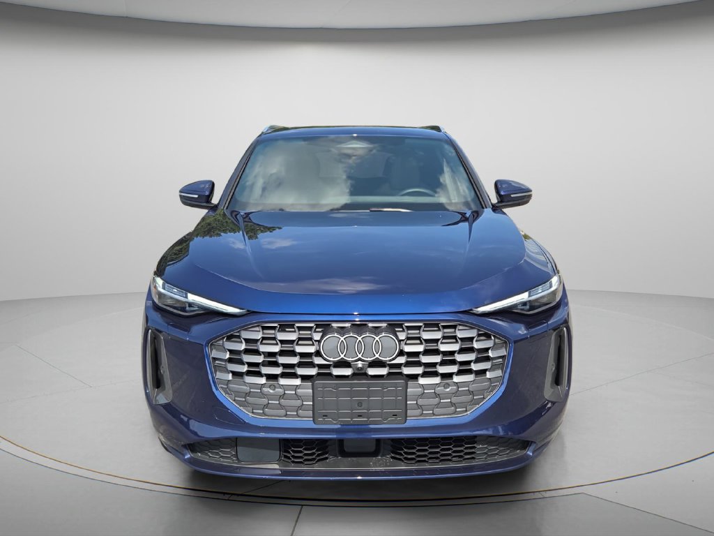 Certified 2025 Audi Q5 Premium AWD/4WD image 4