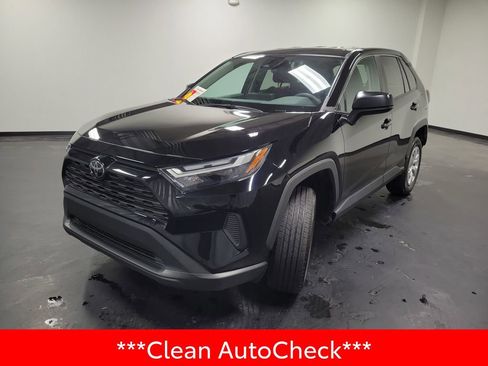 Used 2024 Toyota RAV4 LE FWD image 4