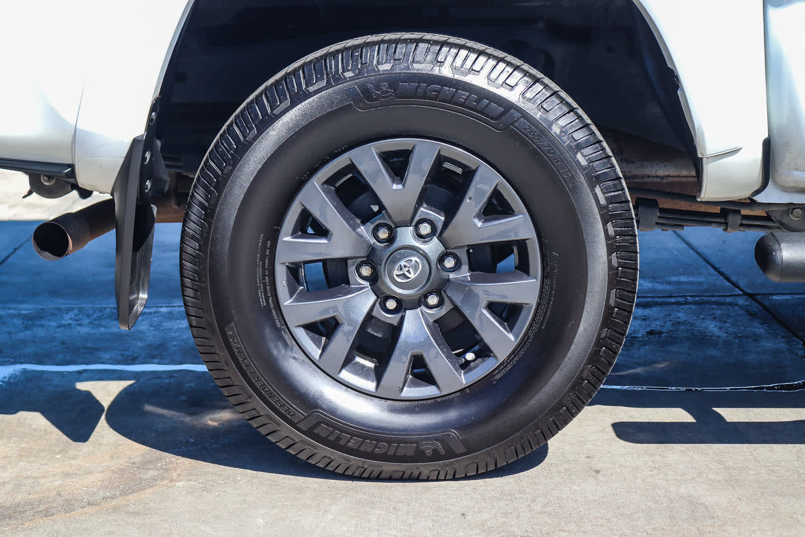 Used 2023 Toyota Tacoma SR5 RWD image 8