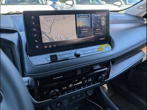 Used 2025 Nissan Rogue Platinum w/ Platinum Premium Package image 15