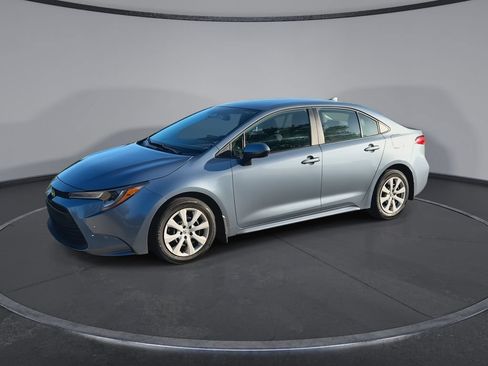 Used 2026 Toyota Corolla LE FWD image 4