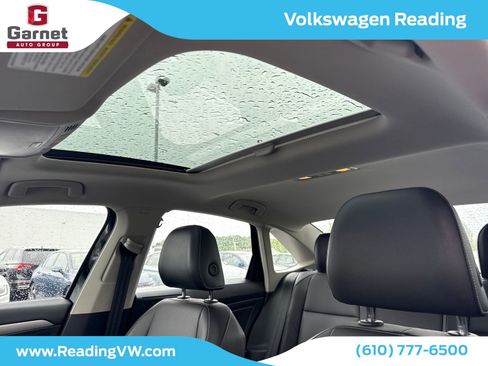 Used 2020 Volkswagen Jetta SE w/ SE Cold Weather Package FWD image 12