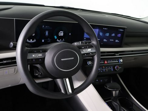 Certified 2025 Hyundai Tucson SE AWD/4WD image 21