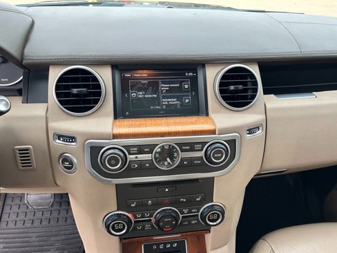 Used 2016 Land Rover LR4 HSE LUX image 14