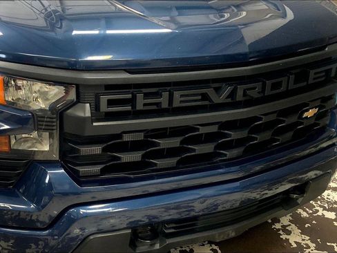 Used 2022 Chevrolet Silverado 1500 Custom image 30