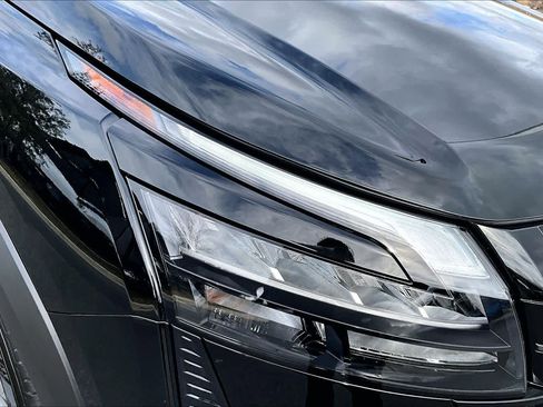 New 2026 Nissan Pathfinder SL image 13