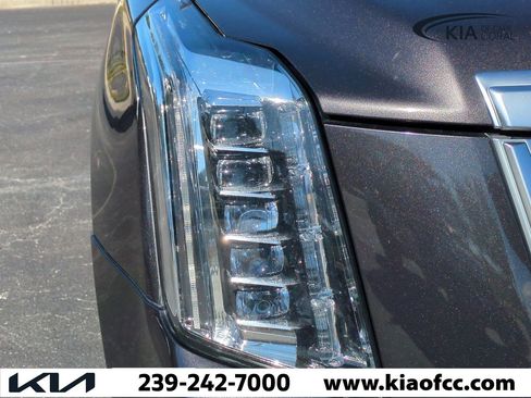 Used 2016 Cadillac Escalade Platinum image 10