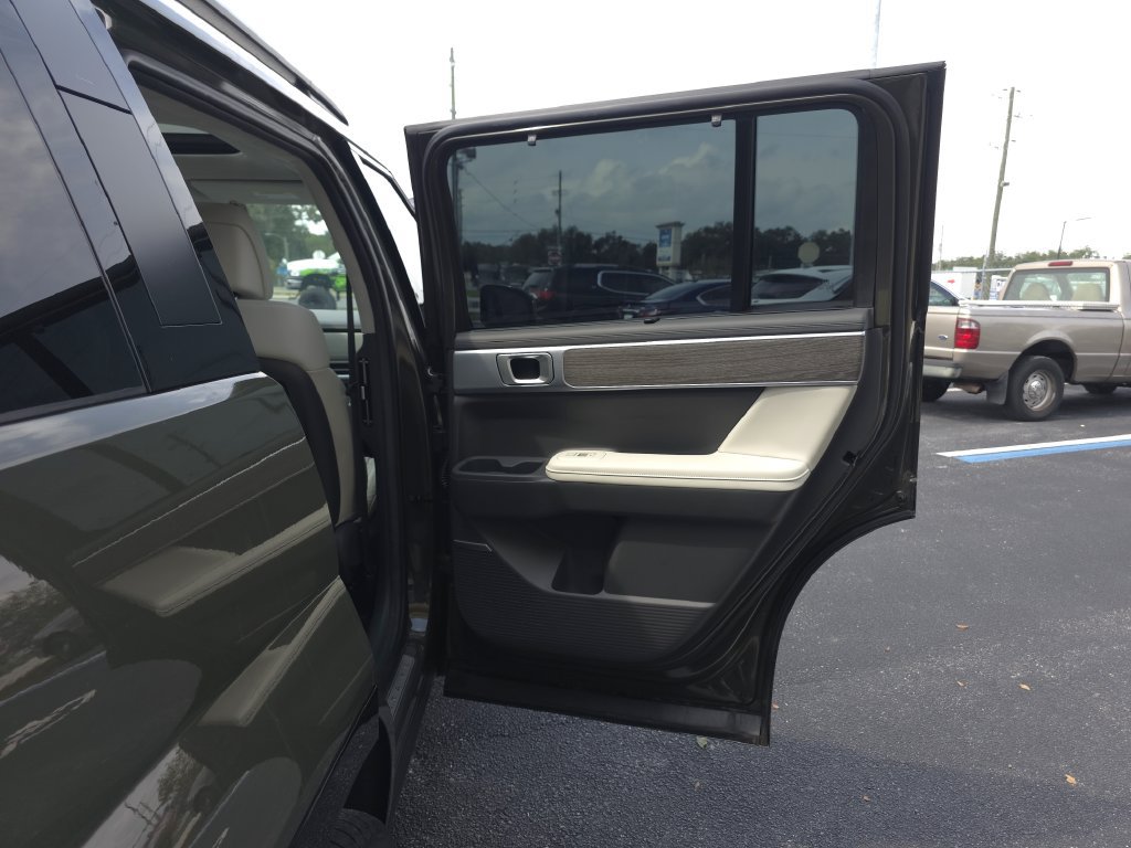 Used 2024 Hyundai Santa Fe Calligraphy FWD image 17