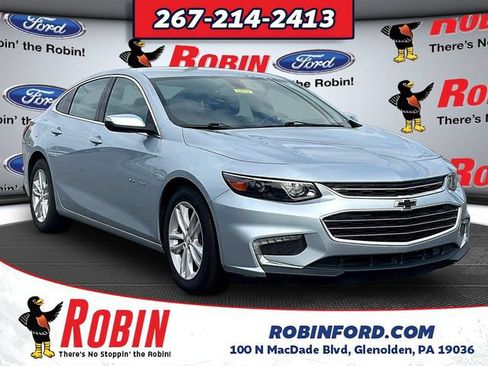 Used 2017 Chevrolet Malibu LT FWD image 1