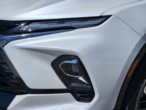 Certified 2025 Chevrolet Blazer RS w/ Driver Confidence II Package FWD image 8