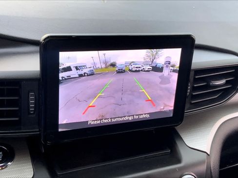 Used 2020 Ford Explorer XLT w/ Comfort Package AWD/4WD image 23