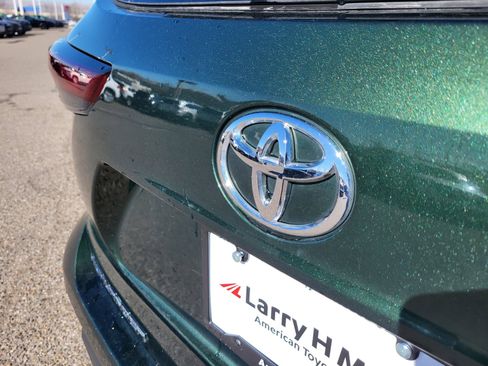 Used 2024 Toyota Highlander XLE image 23