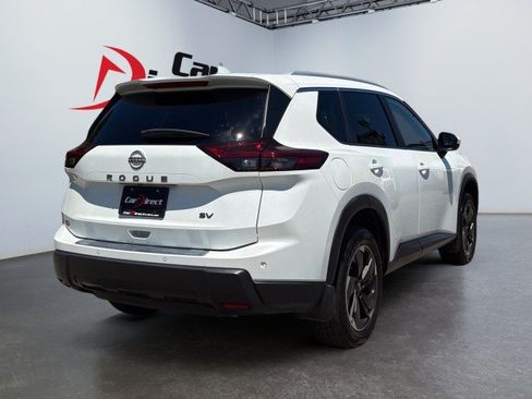 Used 2024 Nissan Rogue SV w/ SV Premium Package FWD image 10