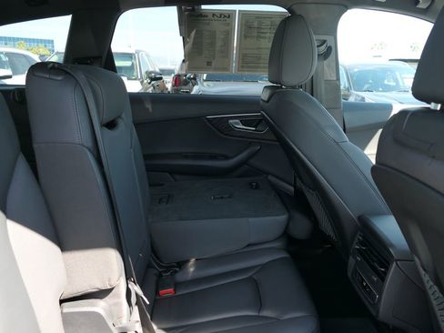 Used 2021 Audi Q7 2.0T Premium w/ Convenience Package AWD/4WD image 25