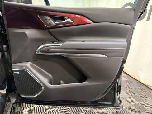 Used 2024 Chevrolet Traverse RS w/ LPO, Floor Liner Package AWD/4WD image 9