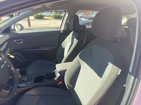 New 2025 Kia K4 FWD image 19