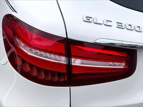 Used 2019 Mercedes-Benz GLC 300 4MATIC image 29