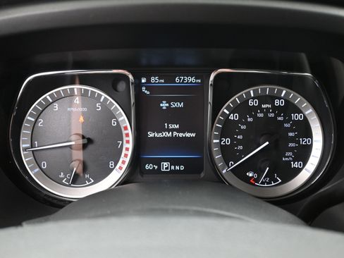 Used 2019 Nissan Titan SV w/ SV Convenience Package image 26