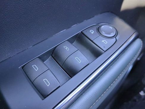 Used 2024 GMC Acadia AT4 w/ Luxury Package image 24