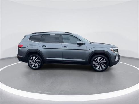 Certified 2025 Volkswagen Atlas SE AWD/4WD image 9