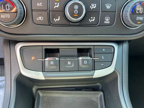 Used 2023 GMC Terrain SLE w/ Driver Convenience Package FWD image 29