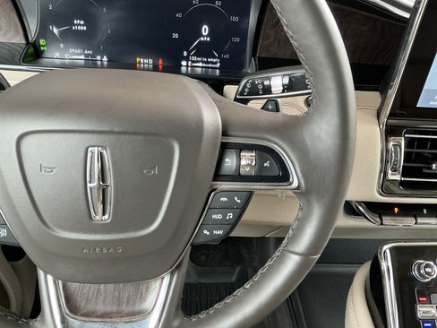 Used 2021 Lincoln Navigator Reserve w/ Luxury Package image 13