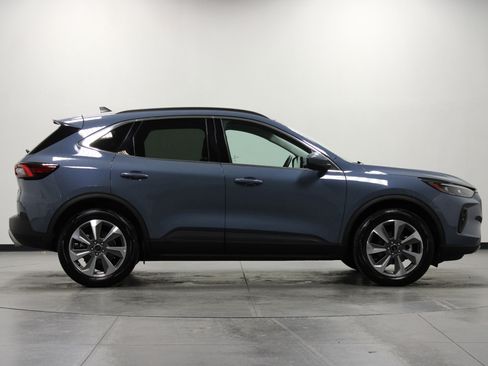 Used 2025 Ford Escape Platinum image 3