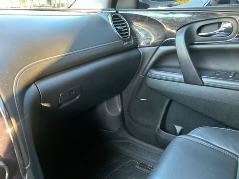Used 2017 Buick Enclave Leather image 24