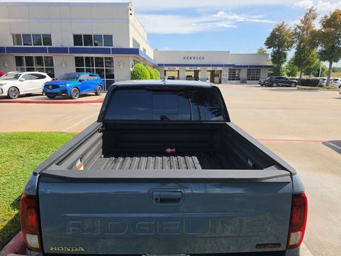 Used 2025 Honda Ridgeline TrailSport image 5