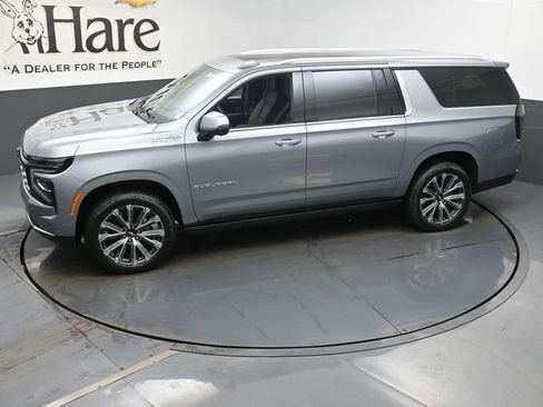 New 2026 Chevrolet Suburban High Country image 37