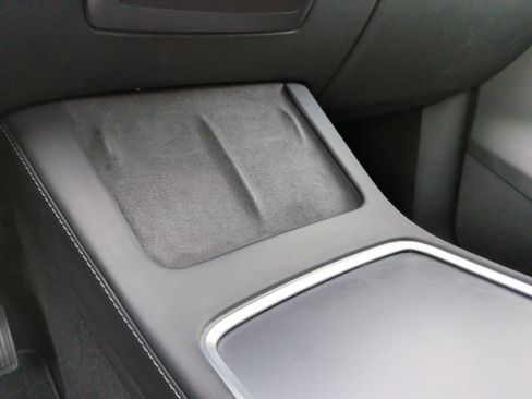Used 2024 Tesla Model Y Long Range AWD/4WD image 16