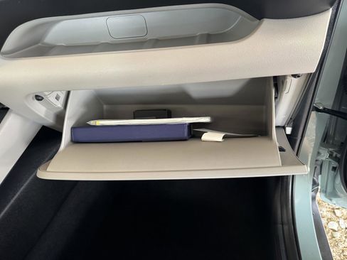 Used 2025 Hyundai Venue SEL image 37