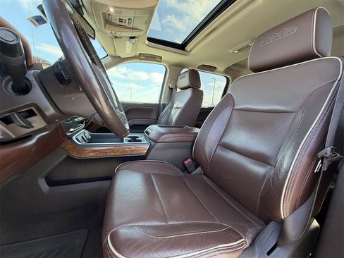 Used 2018 Chevrolet Silverado 2500 High Country w/ Duramax Plus Package image 27