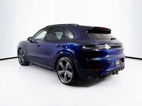 New 2025 Porsche Cayenne Turbo image 3
